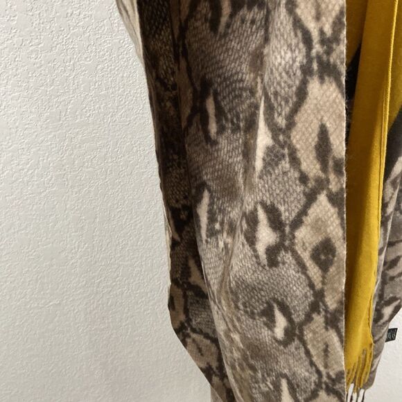 Do Everything in Love Snakeskin Pattern Oversized Shall - Picture 2 of 6